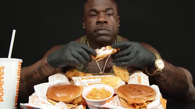 funny video of a man eating fast food