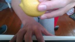 this is my foot without lemon you will be forever sad :(