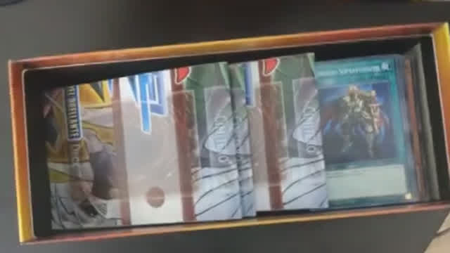Unboxing Epico Yu-Gi-Oh