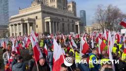 Polish farmers stage a major protest in Warsaw. There is even an Abrams (but not quite real and not 