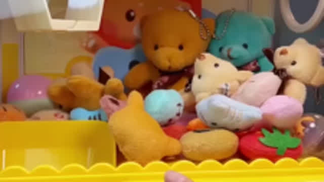 Experience the thrill of winning! Play Mini Claw Machine, the ultimate doll-catching game! ??