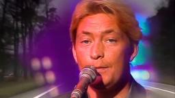 Chris Rea - Driving Home For Christmas (Official Music Video)