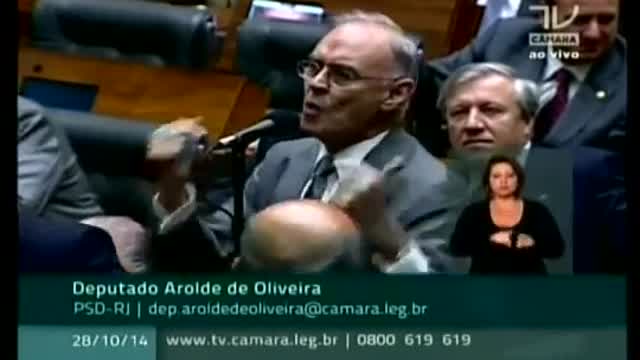 Arolde de Oliveira denuncia como Dilma colocou o Brasil nos trilhos do Comunismo (2014)
