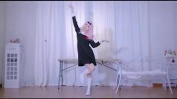 Cosplay de chika Fujiwara bailando kawaii ♥♥