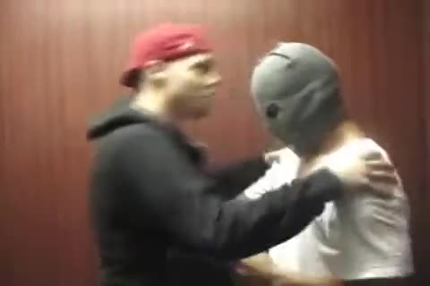 What Not To Do During A Robbery - iSlusho