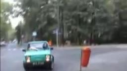 CAR - Fiat 126p jazda tyłu (Upload youtube pl 2005)