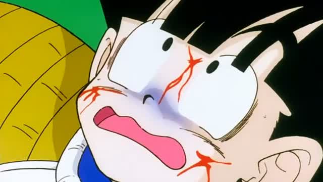 Freezer atraviesa y tortura a krilin (sin censura)