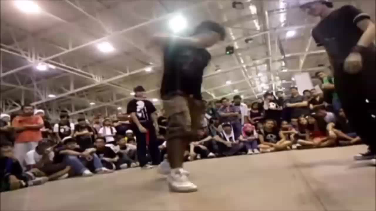 Dark Oscillators - Stereophobia (Melbourne Shuffle Video)