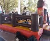 loco se cae de toro