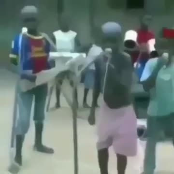 fans de la cagada de mierdarune (deltarune) en la vida real