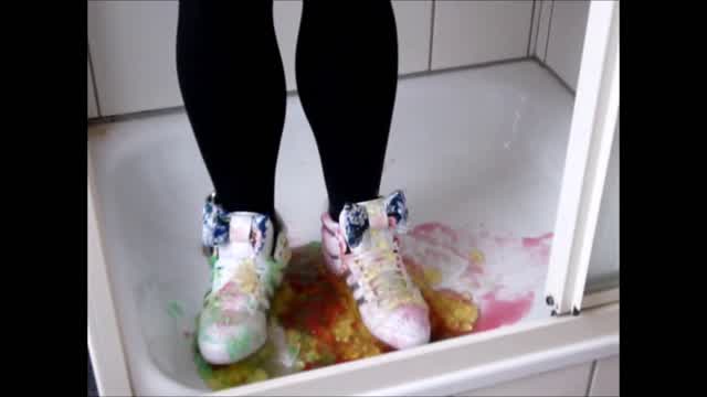 Jana write on fill messy and squeaks her Adidas Top Ten Hi shiny white silver in shower trailer