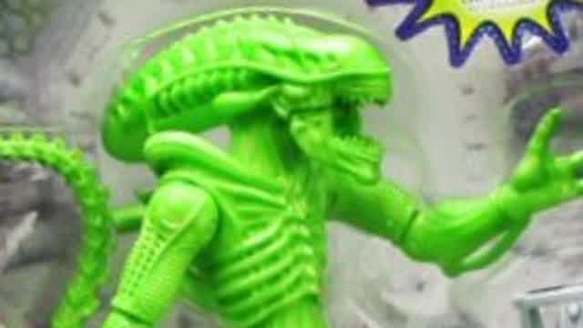 Alien Collection! Glow In The Dark Warrior Xenomorph Toy Review!
