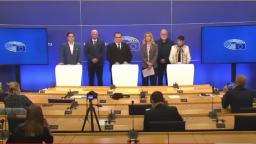 Europos parlamento narės (iš Vokietijos) kalba Europos Parlamente (lietuviškai)