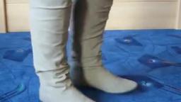 Jana shows her boots Jumex khaki knee high