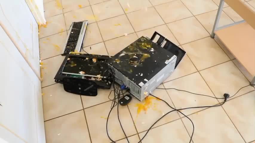 How to destroy your computer in less than minutes