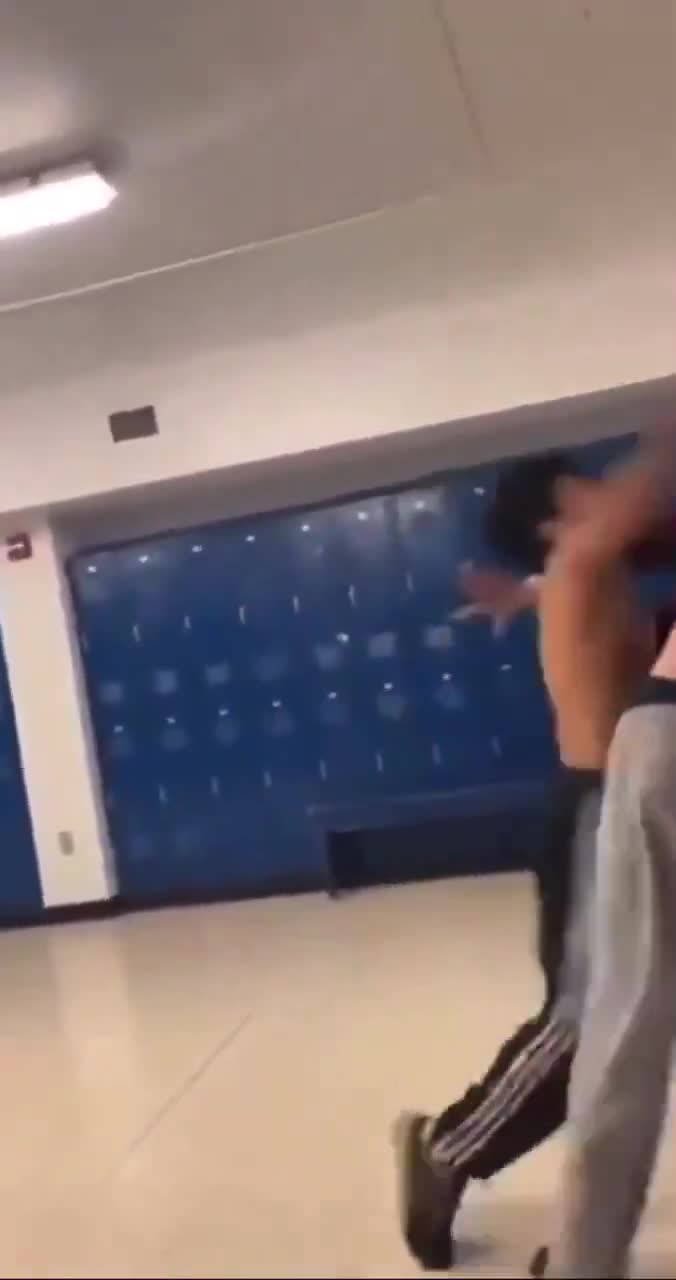Its always the little people beating them up ๐ญ Its always the little people beating them up ๐ญ