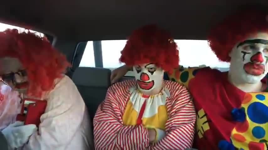 Ronald McDonald VS KFC Sign (LIVE) [By RackaRacka]