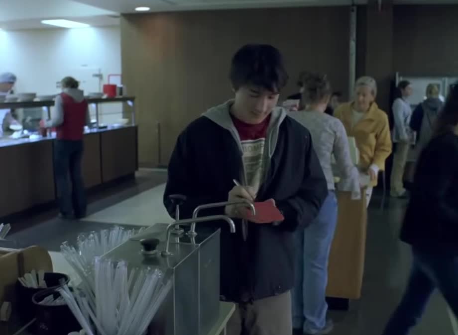 Elephant (2003) Clip in Cafeteria