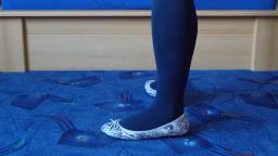Jana shows her Living updated ballerinas flats flower prints with loop