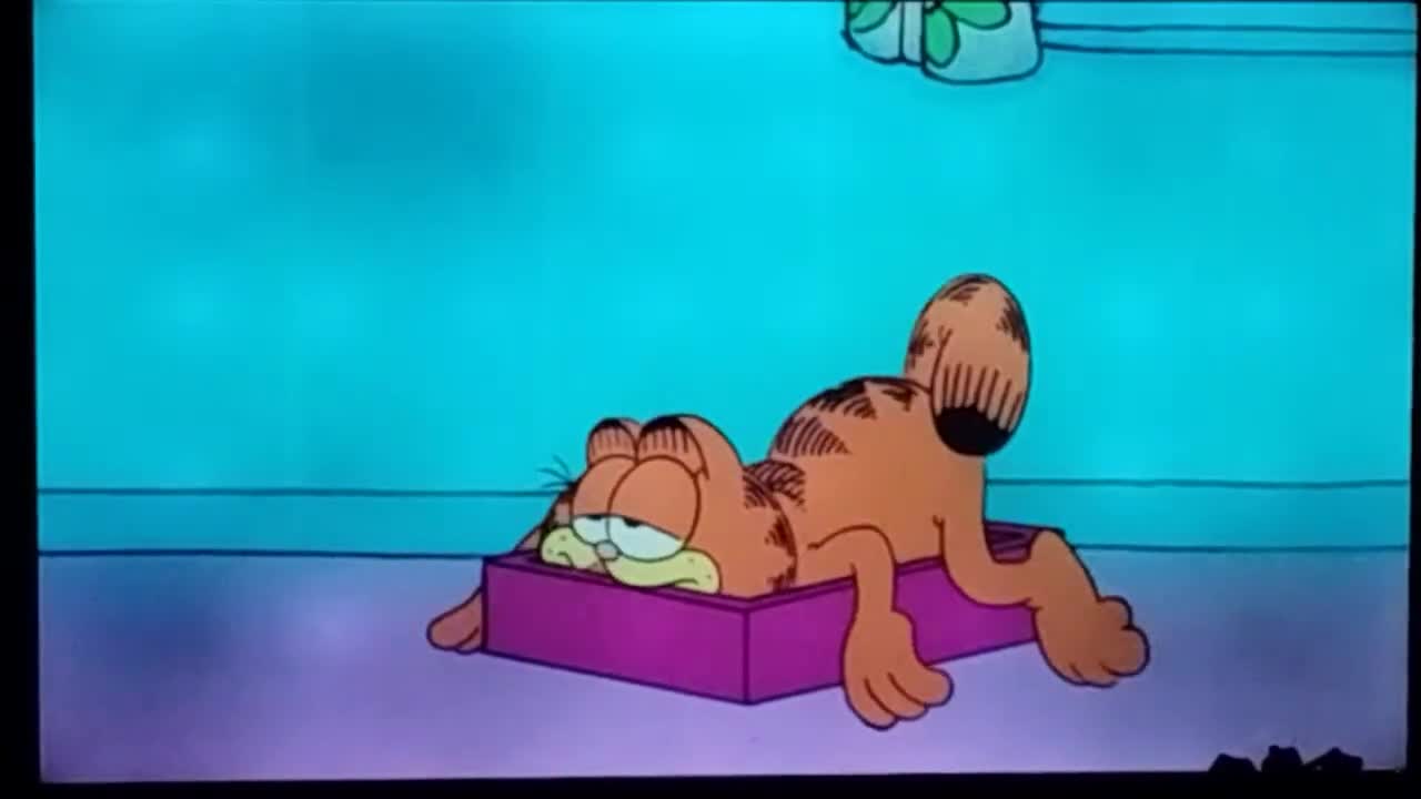 Garfield Quickie - I Just Can't get comfortable