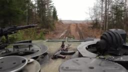 Leopard 2 im Angriff gegen T-55
