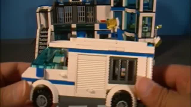 Lego 7286 Prisoner Transport: City Review