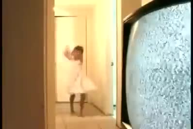 OMG!!! Amazing Dancer!!!(WATCH FULLSCREEN)REALLY FUNNY