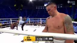 Ukrainian boxer Oleksandr Usyk defeated Briton Daniel Dubois by technical knockout and defended his 