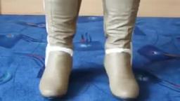 Jana shows her winter heel boots khaki with buckles and pelt