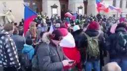 In Prague, after a rally against the supply of weapons to Kyiv, the protesters came to the building 