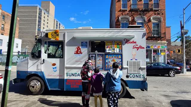 Sherri Shepherd Throws Trash to Edu Carrasco XD