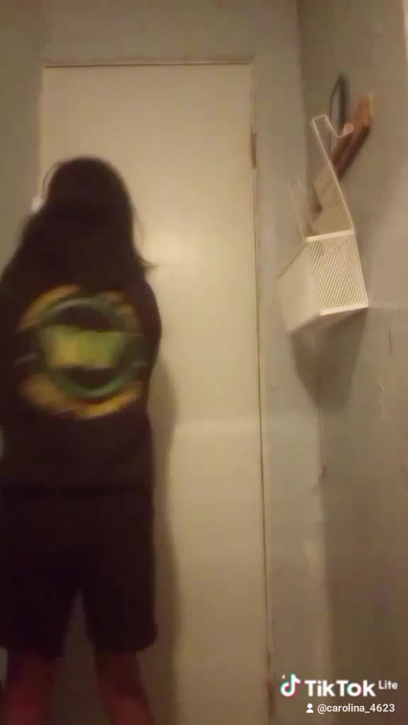 Some booty holes u got a finger