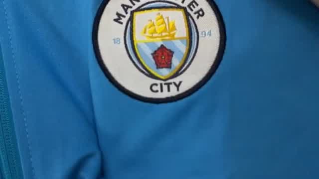 ✅ Chaqueta Manchester City 2022/2023 - www.camisetasclubes.com