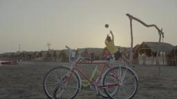 Carlos Vives Ft Shakira - La Bicicleta