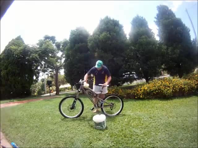 The Wiggles - It's a Long Way To The Top (2002)