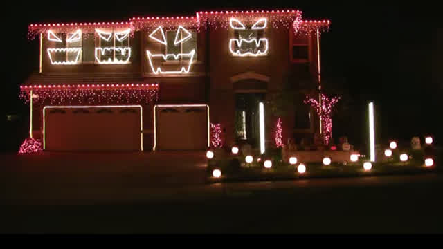 Halloween Light Show 2010 HD - Thriller