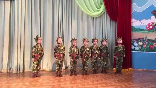 Squirrel and Hedgehog performance by North Korean children in Sinuiju kindergarten