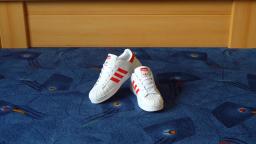 Jana shows her Adidas Superstar white red fake