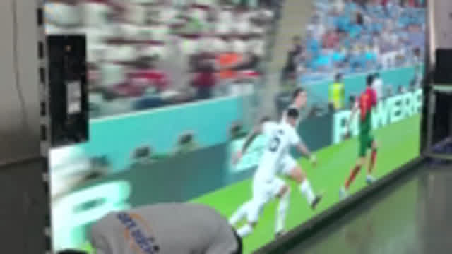 Did Cristiano Ronaldo hit the ball with his head?