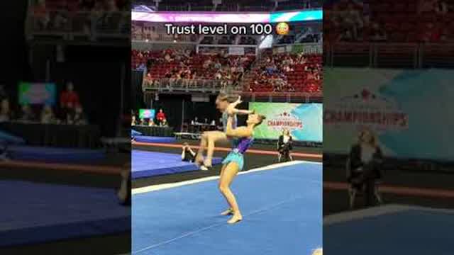 This is incredible trust 😳 👏 (via acrobat, usagym