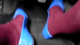 Jana make a pedal pumping session with her shiny blue ballerinas flats