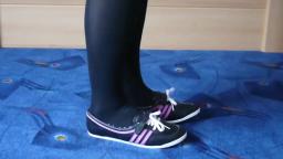 Jana shows her Adidas Concord Round Ballerinas shiny black, black and pink