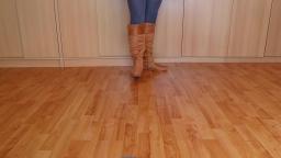 Jana shows her bpc boots brown with back lacing