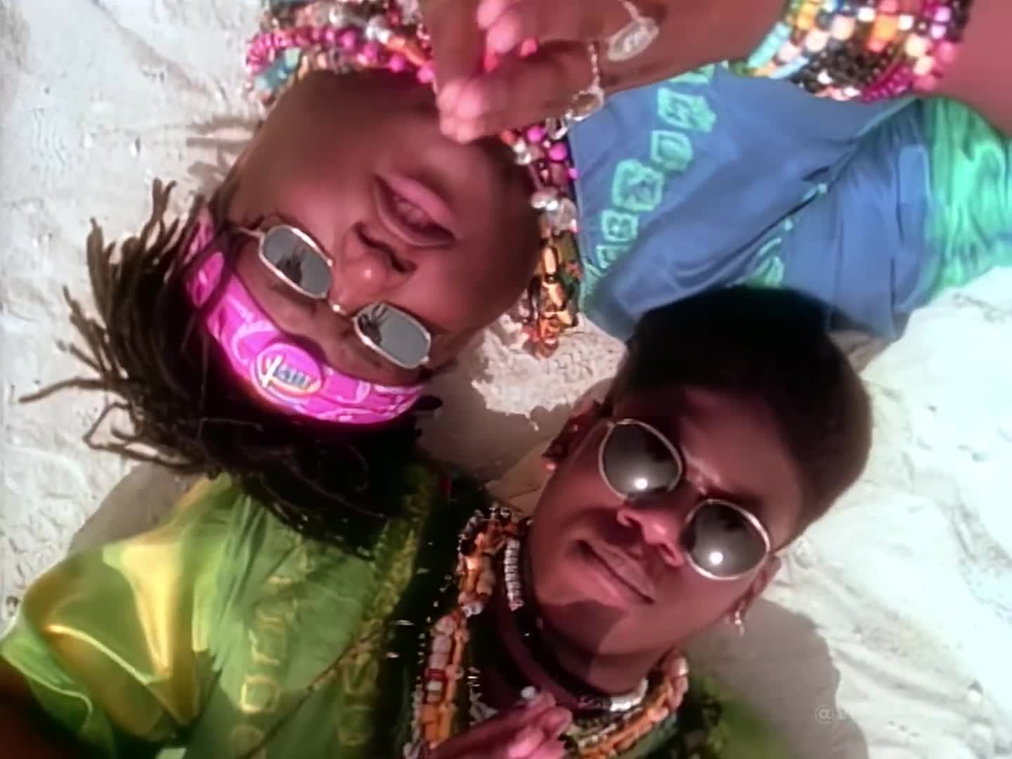 PM Dawn - Set Adrift On Memory Bliss 1991 (Official Music Video) PM Dawn - Set Adrift On Memory Bliss 1991 (Official Music Video)