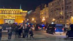 Large-scale reinforcements of special forces arrived at the square near the Serbian Parliament