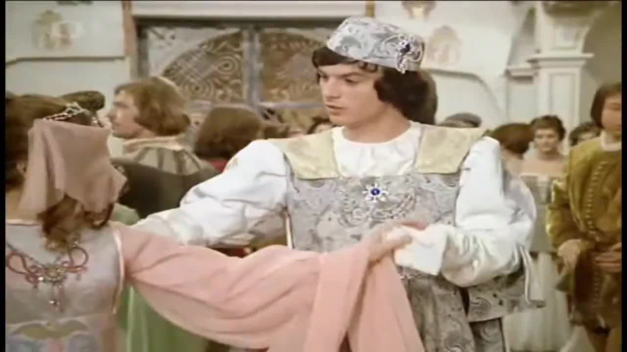 Drei Haselnusse fur Aschenbrodel (Prom Ver. Remix)