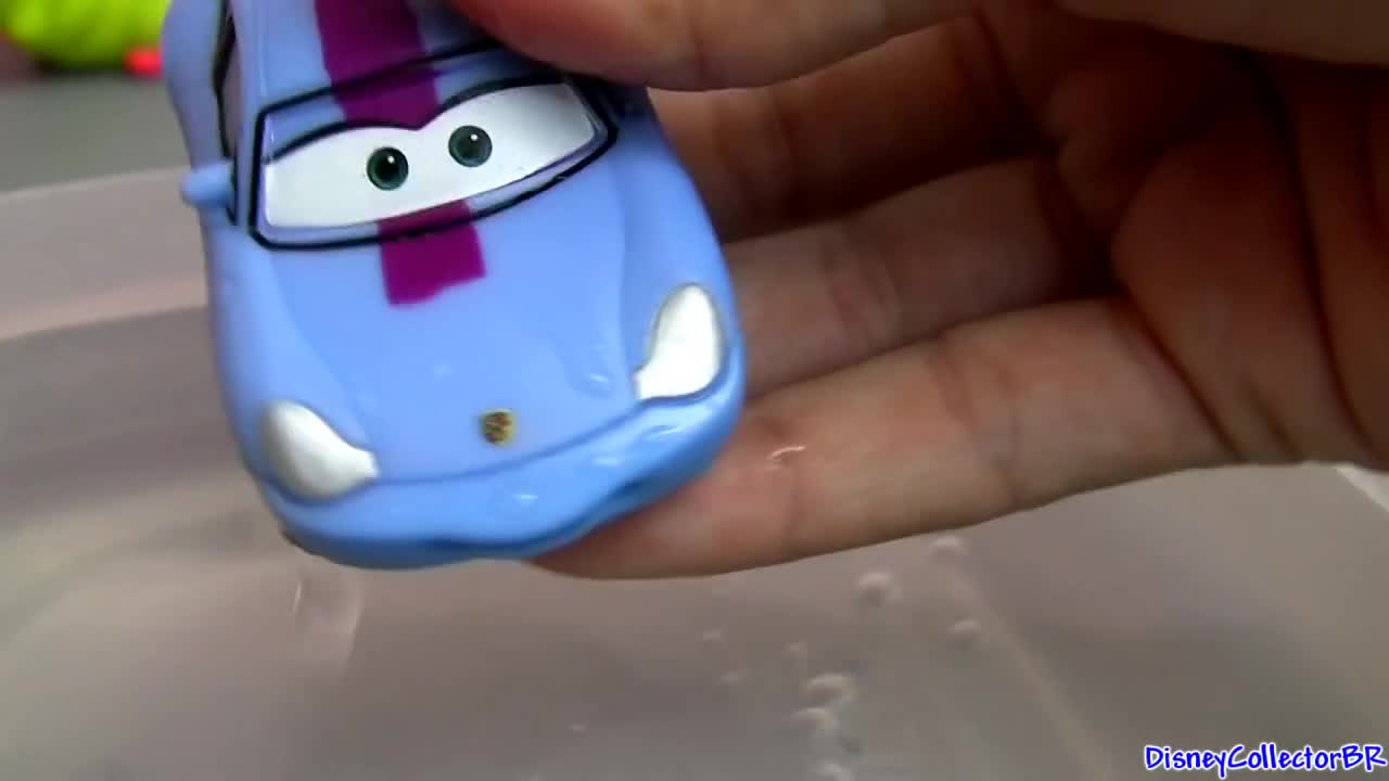 Carros Sally Color Changers Disney Pixar Video Dublado em Portugues Carro Muda de Cor com Agua