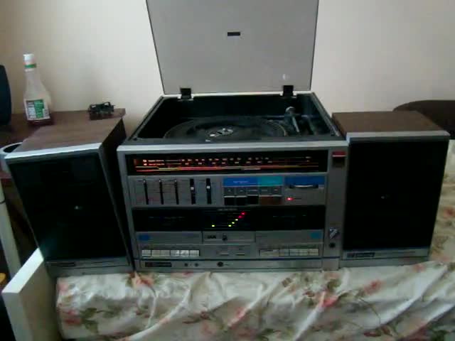 1980s Emerson All-In-One Stereo (2011 Video)
