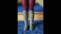 Jana shows her Jumex overknee boots grey with buckle strap