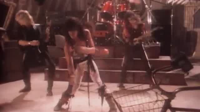 RATT - Round And Round (Official Music Video)